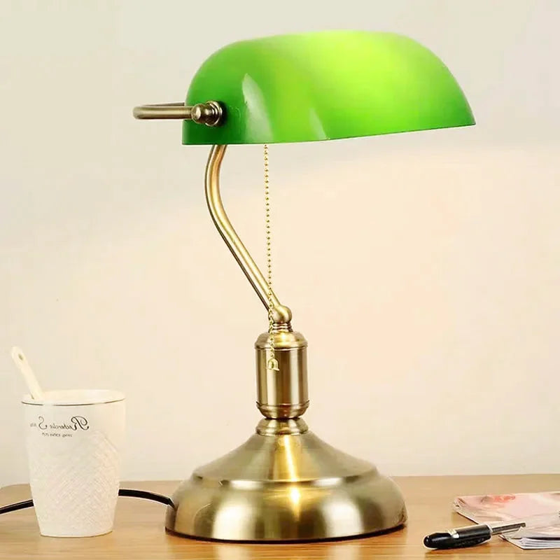 Lampe de notaire ancienne à abat-jour en verre vert et socle laiton