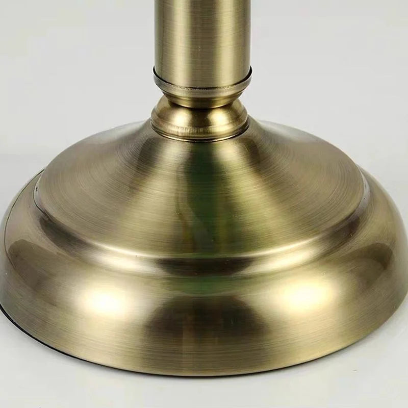 Lampe de notaire en métal finition laiton à douille E27