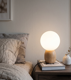 Lampe de chevet scandinave en bois à globe en verre dépoli de 12 cm