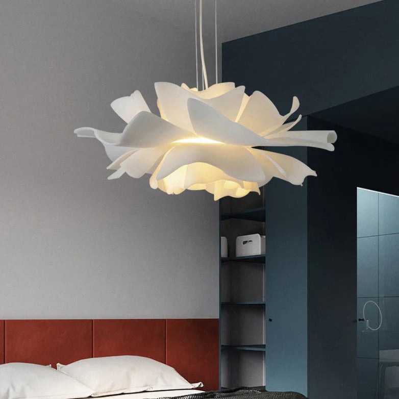 Suspension fleur blanche pour salle à manger ou chambre